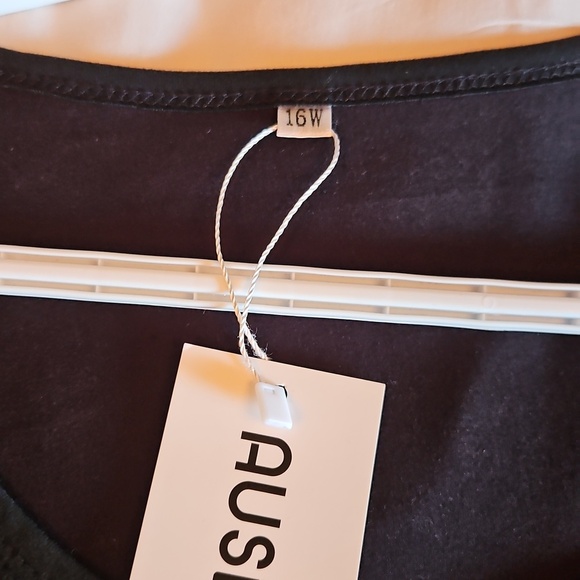 Black Dress Wirh Floral Patern Size 16 - Picture 3 of 5